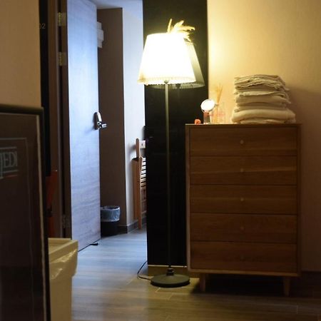 Ruby Hostel Цзюлун Экстерьер фото