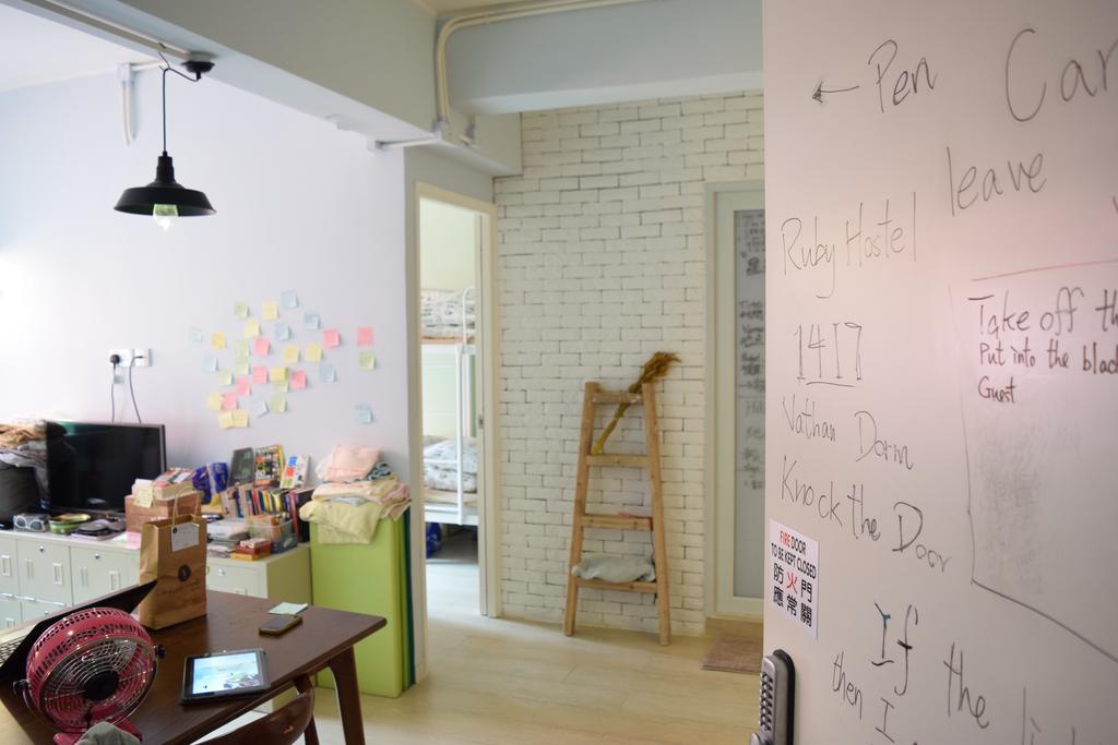 Ruby Hostel Цзюлун Экстерьер фото
